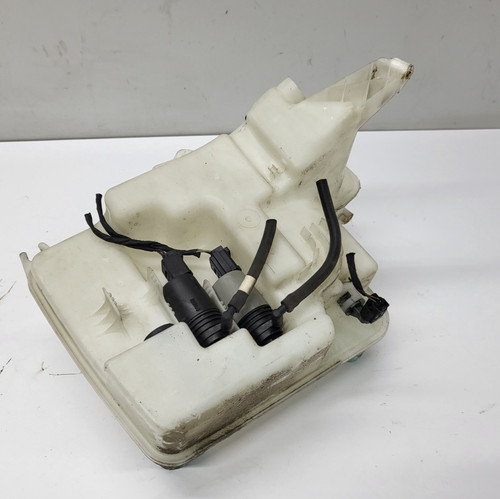 BMW 5er E61   Wischwasserbehälter Waschwasserbehälter Pumpe  7179451  (06)