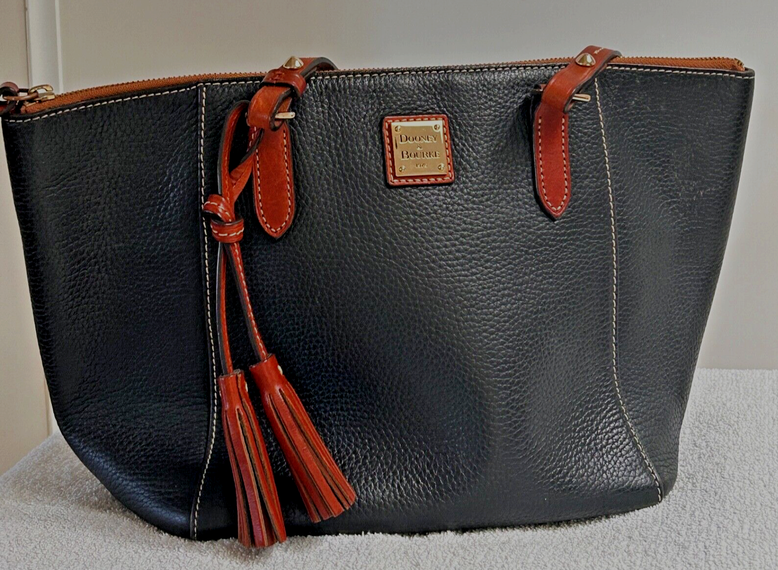 Dooney & Bourke Small Lexington Tote Handbag in Very Good Condition  