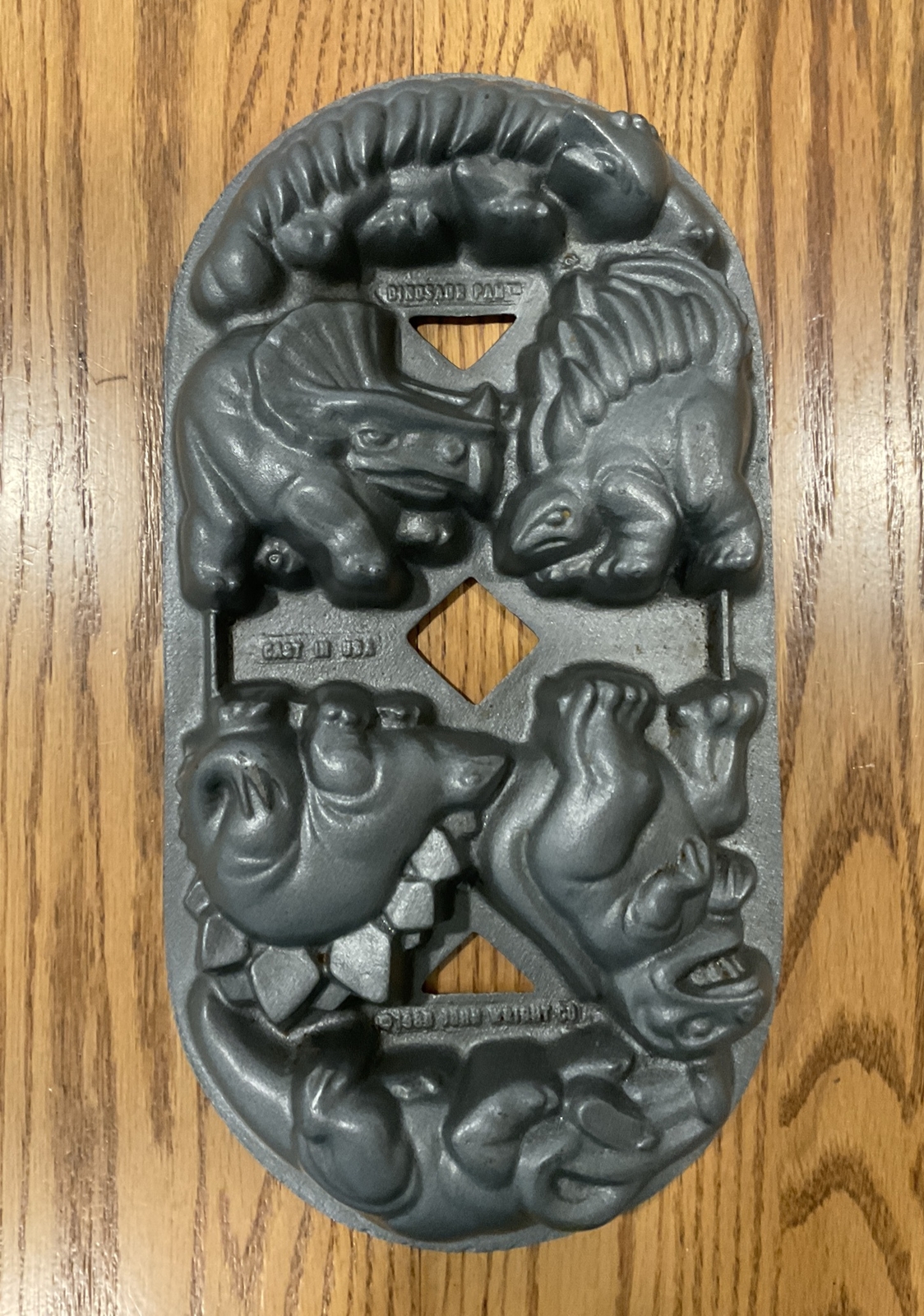 Vintage John Wright Dinosaur Cast Iron Muffin Pan