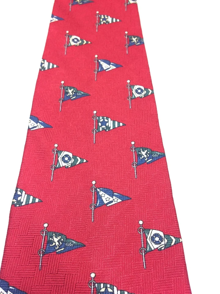 CORBATA HOMBRE TOMMY HILFIGER ROJA CON BANDERAS AZULES Y VERDES 4 X 59 Foto 3 de 4