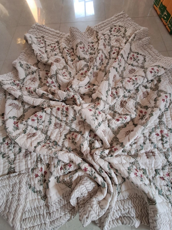 Manta acolchada reversible Jaipuri Razai con estampado de bloques de mano india 100 % algodón floral Foto 2 de 4