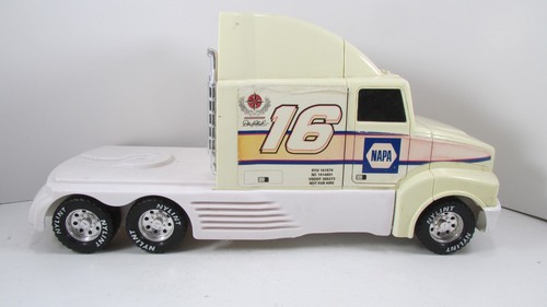 Nylint Napa Tractor Trailer Semi Truck #16 Ron Hornaday Jr. 1996 Racing - Picture 4 of 12