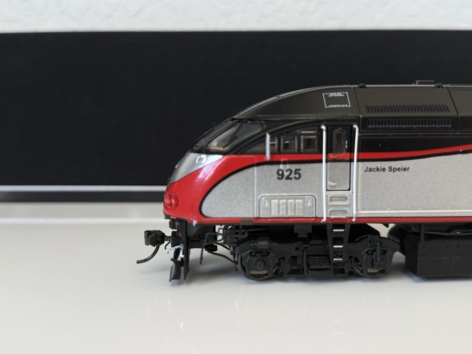 True Line Trains HO CalTrain (CDTX) MP36PH-3C DCC/Sound LokSound ...