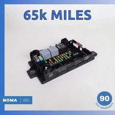 2020 Range Rover Evoque L551 Rear Trunk Battery Fuse Relay Box Module OEM 65k