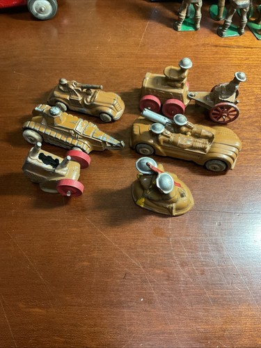 Antique Barclay Lead Toy From WW1 6 Painted Soldiers And Trucks And Cars