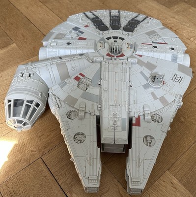 Star Wars MILLENNIUM FALCON Hasbro Episode VII The Force Awakens RARE