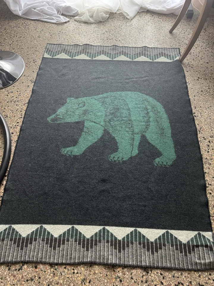 RARE FARIBAULT 100% WOOL BLANKET LAURIE JACOBI DESIGNER BEAR ROBE CABIN LODGE - Image 3 of 4