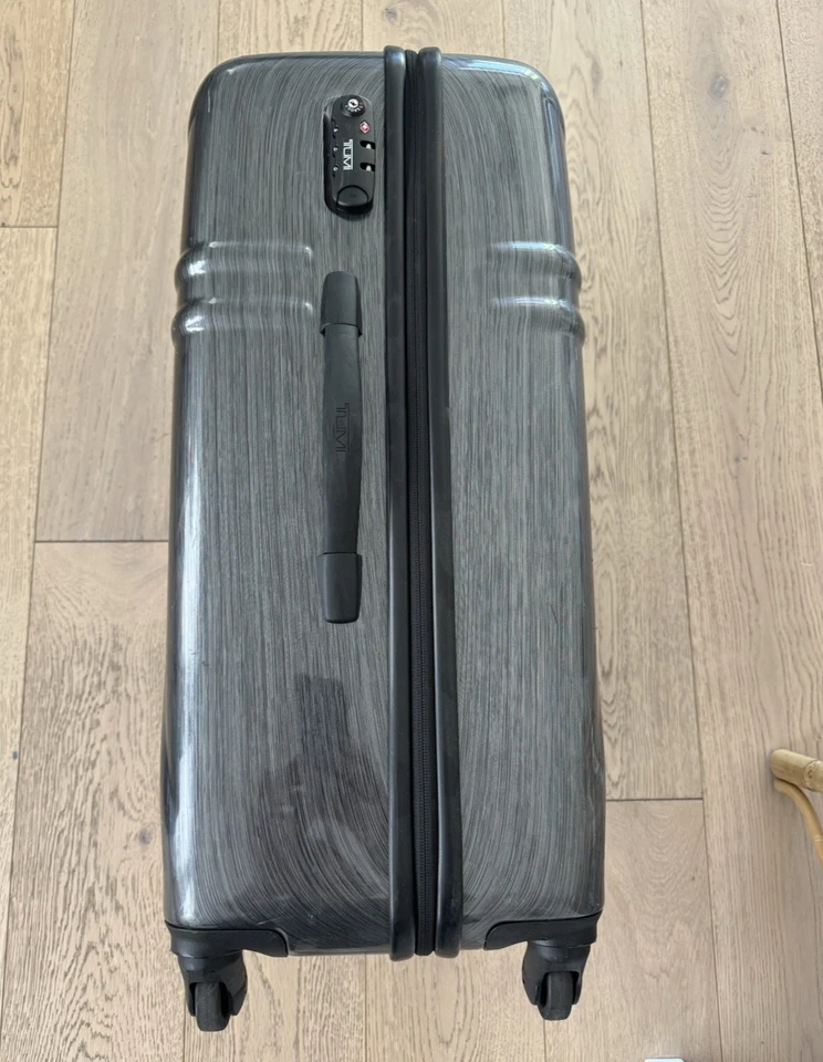 Tumi Tactics International Checked Large Hardside Luggage Spinner Grey 32”! - Image 4 of 4