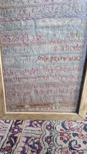 Best Antique Early Primitive Hand Stitched Textile Slender Sampler 19.5" Signed - Photo 4 sur 6