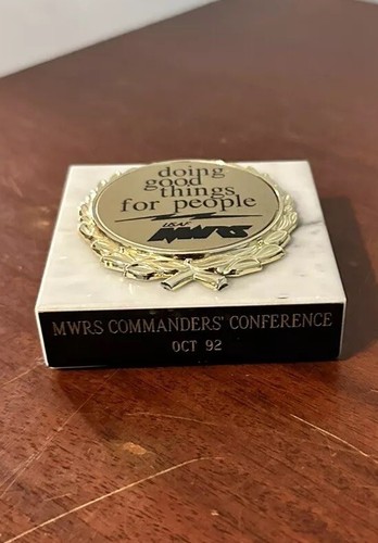 Pisapapeles de mármol de la Conferencia de Comandantes MWRS de la Fuerza Aérea de los Estados Unidos de la USAF 1992 - Imagen 1 de 19