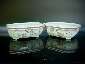 PAIR OF ANTIQUE CHINESE FAMILLE ROSE PORCELAIN JARDINIERE PLANTERS