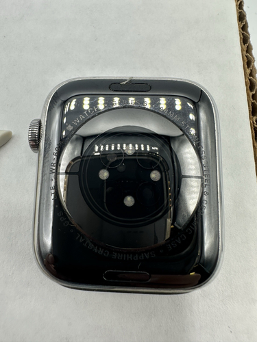 Apple Watch Series 6 GPS/Cel 44 mm acier inoxydable argenté (C) POUR PIÈCES UNIQUEMENT - Photo 3 sur 6