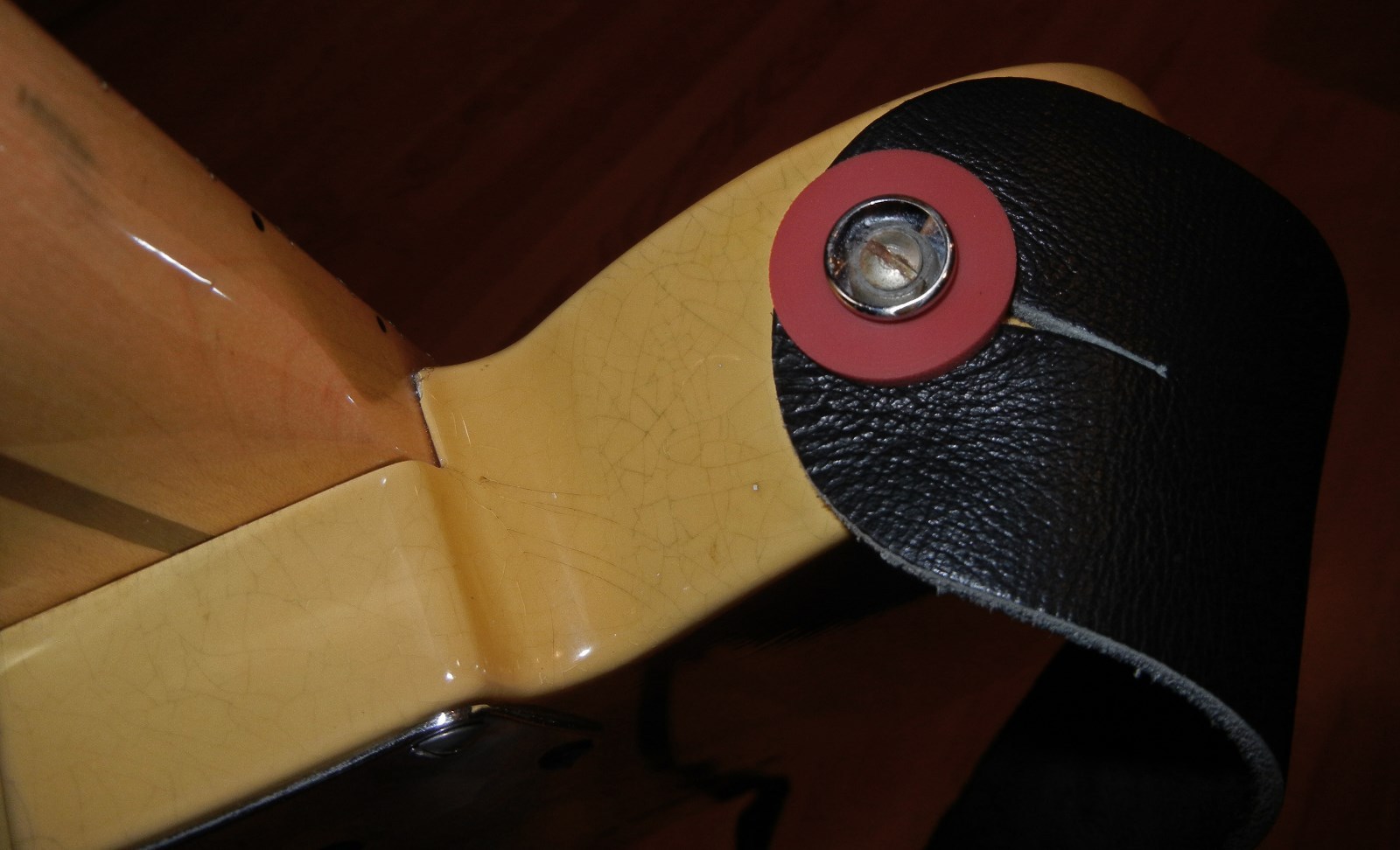 Four Light RED Rubber Guitar Strap Locks Grolsch Style Classic and