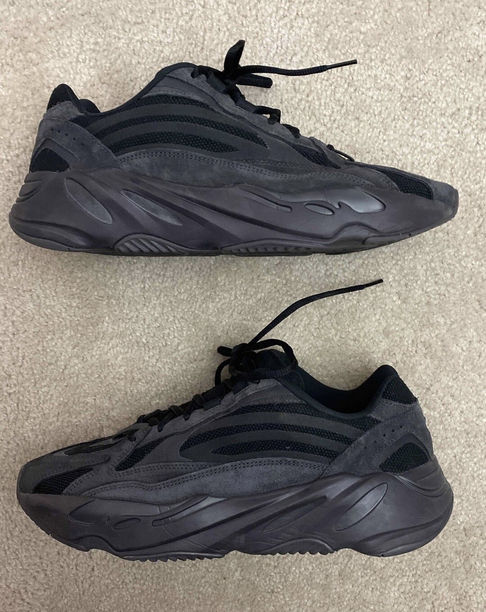 Sneakers Yeezy 700 Vanta Size 10 Size 11 Adidas Yeezy Boost