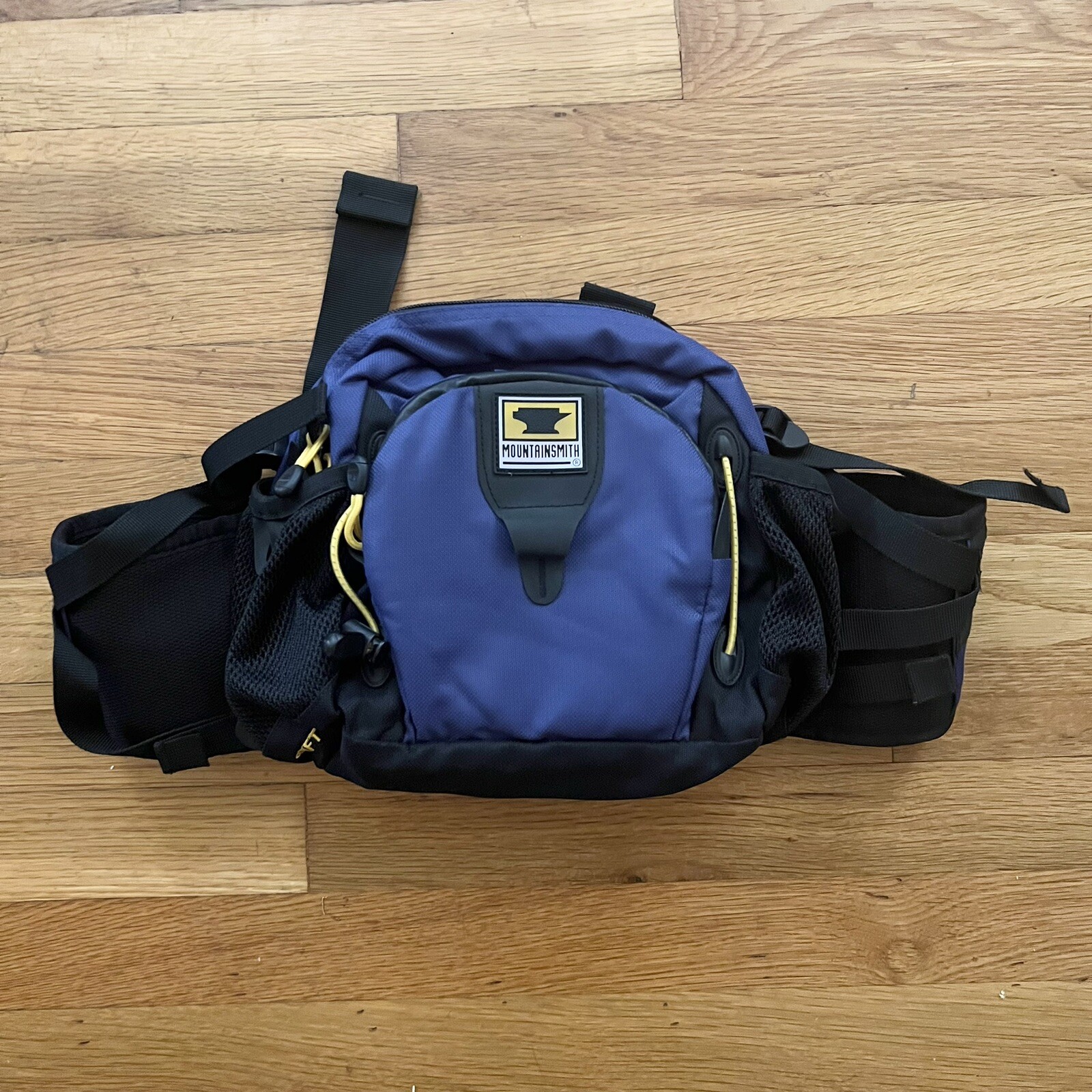 Mountainsmith Swift II Black Blue Yellow Lumbar Hiking Trail Day Fanny