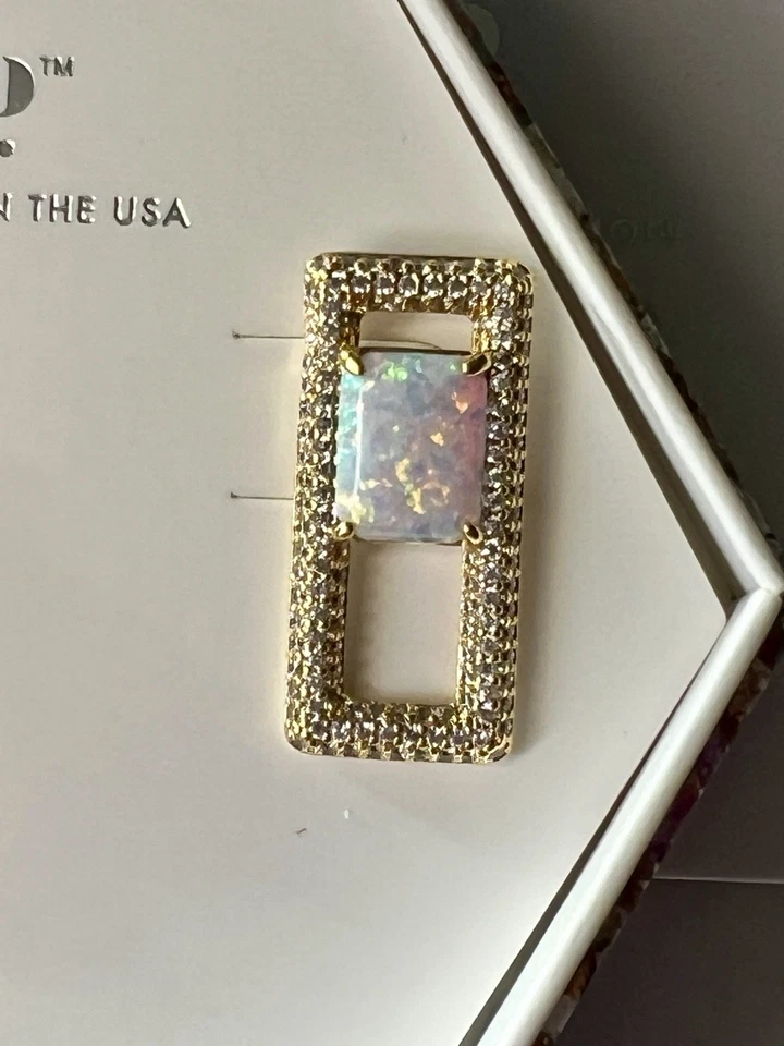 Pendientes Bomb Party October "usados con intención" blanco lechoso ópalo/chapado en oro  Foto 4 de 4