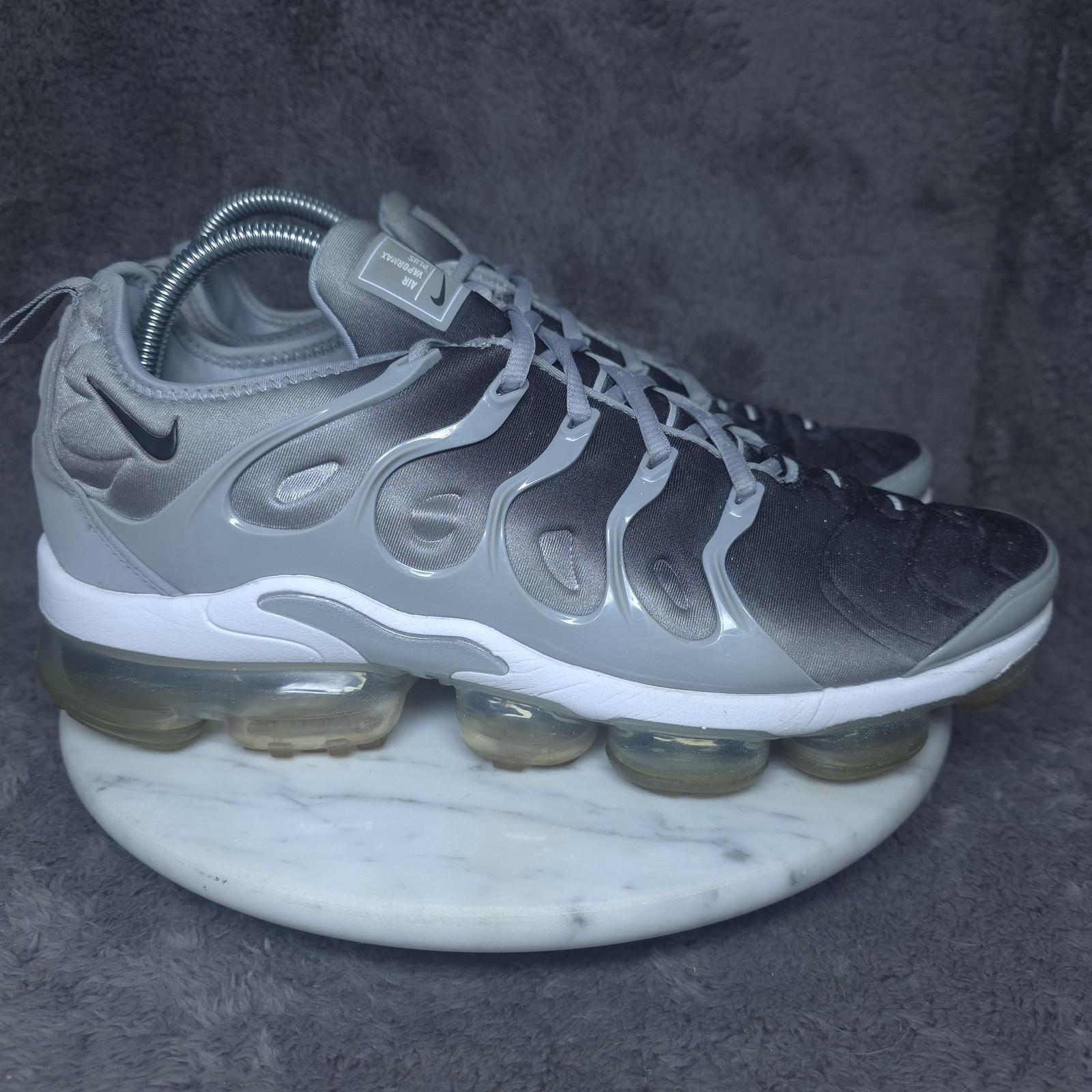 Nike Air Vapormax Plus Shoes Mens Size 10 Gray Ombre Low Top Sneakers 924453-007