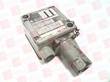 ALLEN BRADLEY 836T-T351JX28 / 836TT351JX28 (USED)