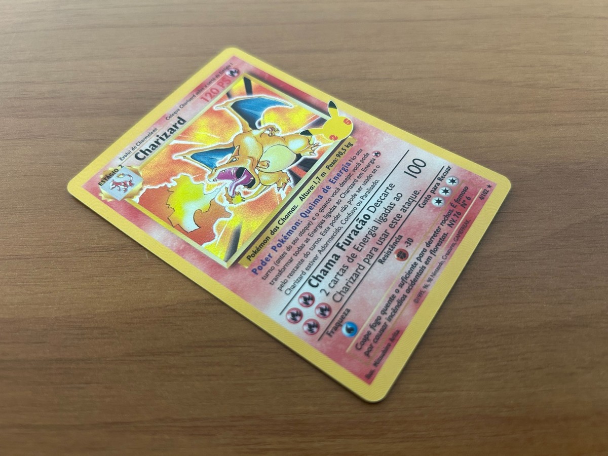 Charizard 4/102 Celebrations 2021 Holo 02/25 Card Pokemon