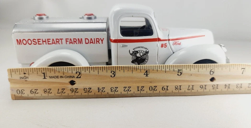 SpecCast Mooseheart 1940 Ford furgoneta de reparto banco de monedas 8226 edición limitada 6,5" Foto 4 de 4