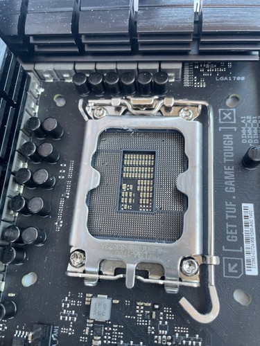 ASUS TUF Gaming Z790-Plus WiFi Motherboard Intel LGA1700 DDR5 PCIe 5.0 Aura Sync - Photo 8/8