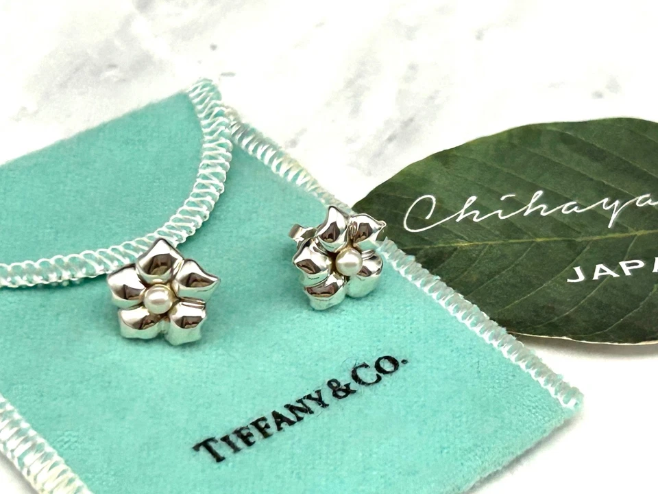 TIFFANY & Co. Baby Pearl Flower Earrings Silver 925 Pouch or Box Fast shipping - Image 3 of 4