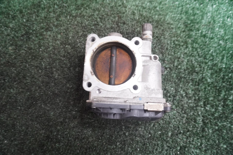 Toyota Sienna 2004 2005 2006 carrocería del acelerador del motor de 3,3 L fabricante de equipos originales 102 k millas 220300A020 Foto 2 de 4