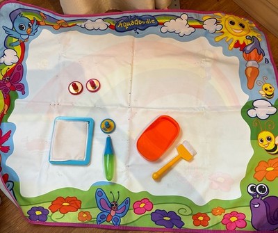 Aquadoodle Super Rainbow Deluxe große Wasserkritzelmatte, offiziell Tomy kein Durcheinander &