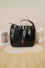 Saint Laurent Paris Bucket Bag Black Patent Leather/Dustbag