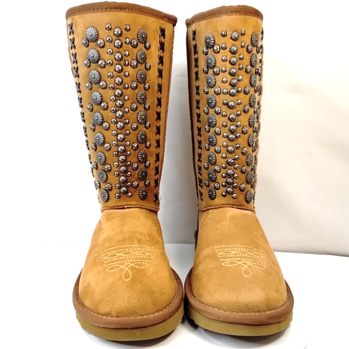 Montana West braune Wildlederimitatstiefel gefüttert Gr. 8 Kreuz Blumen verziert neu ohne Etikett - Bild 3 von 13