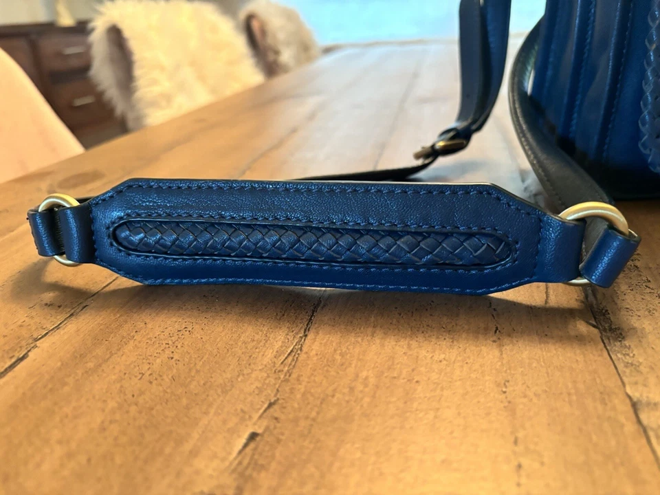 Bolso Bandolera Nanette Lepore Echo Park Nuevo con Etiquetas Minorista $248 Cuero y Gamuza Foto 3 de 4