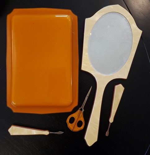 Juego de tocador Art Deco baquelita celuloide mármol crema y ámbar bandeja espejo polvo - Imagen 3 de 7