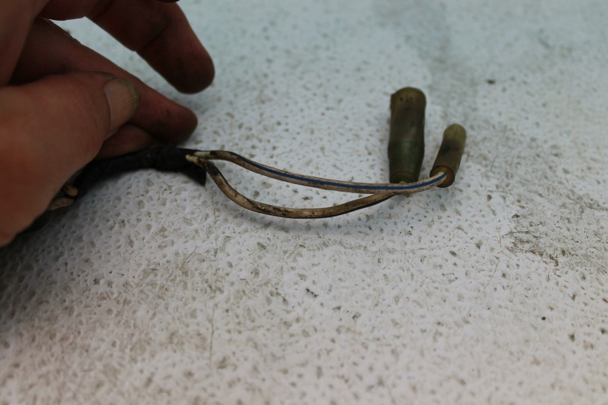 【ひーこ】 1987-88 KAWASAKI KZ305 LTD 1996-2005 KZ1000 FUSE BOX HOLDER