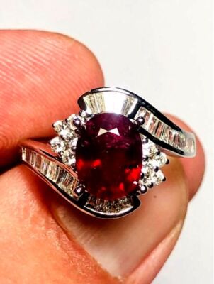 FANTASTIC 18K WHITE GOLD RUBY AND DIAMONDS TOP RIVER RING TOTAL 3.45