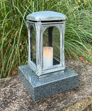 Grablaterne Sockel Grablampe Grableuchte Grablicht Granit Schwarz Gold NEU