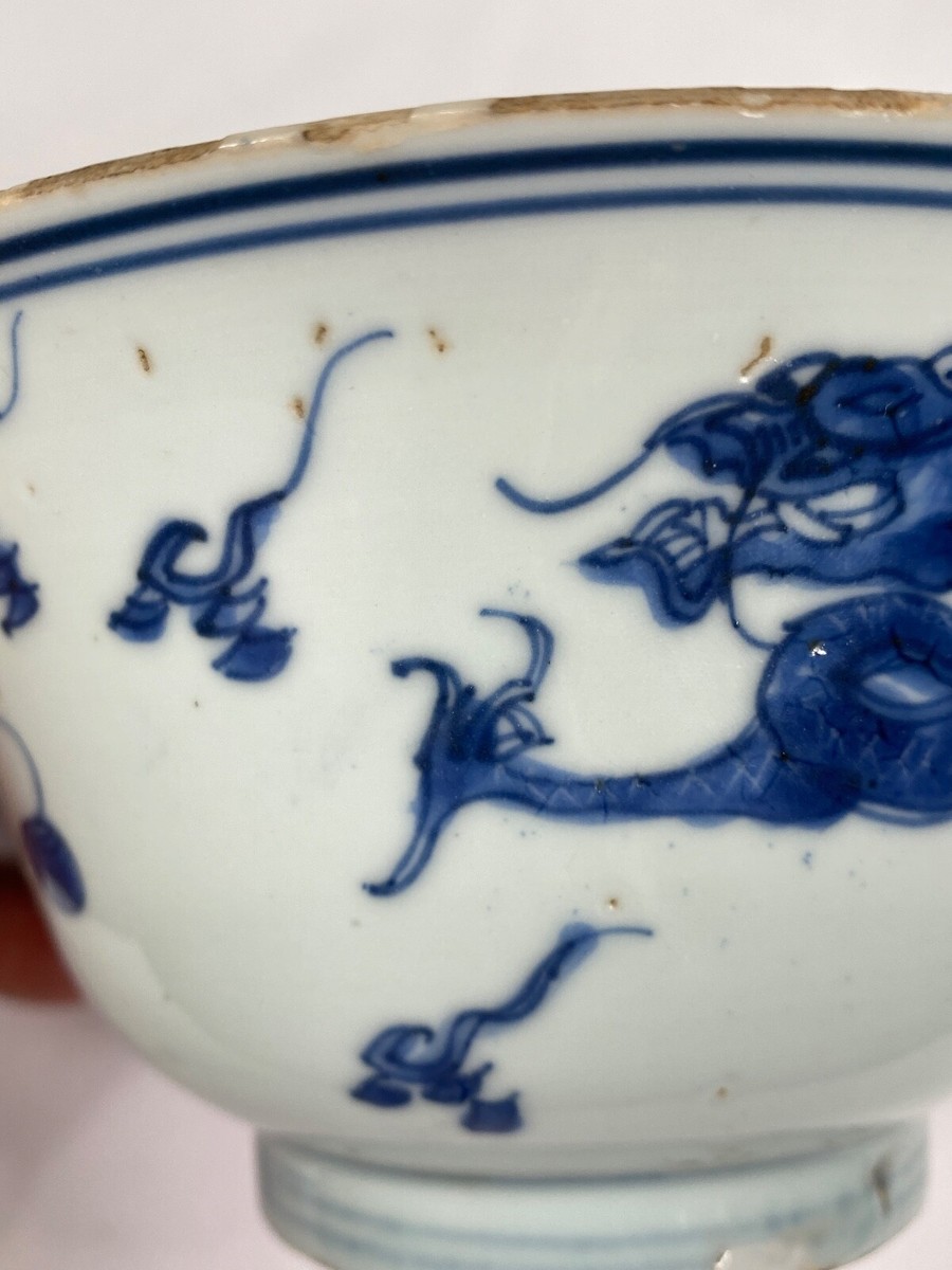 Chinese Antique Blue and White Dragon Bowl Early Qing Kangxi
