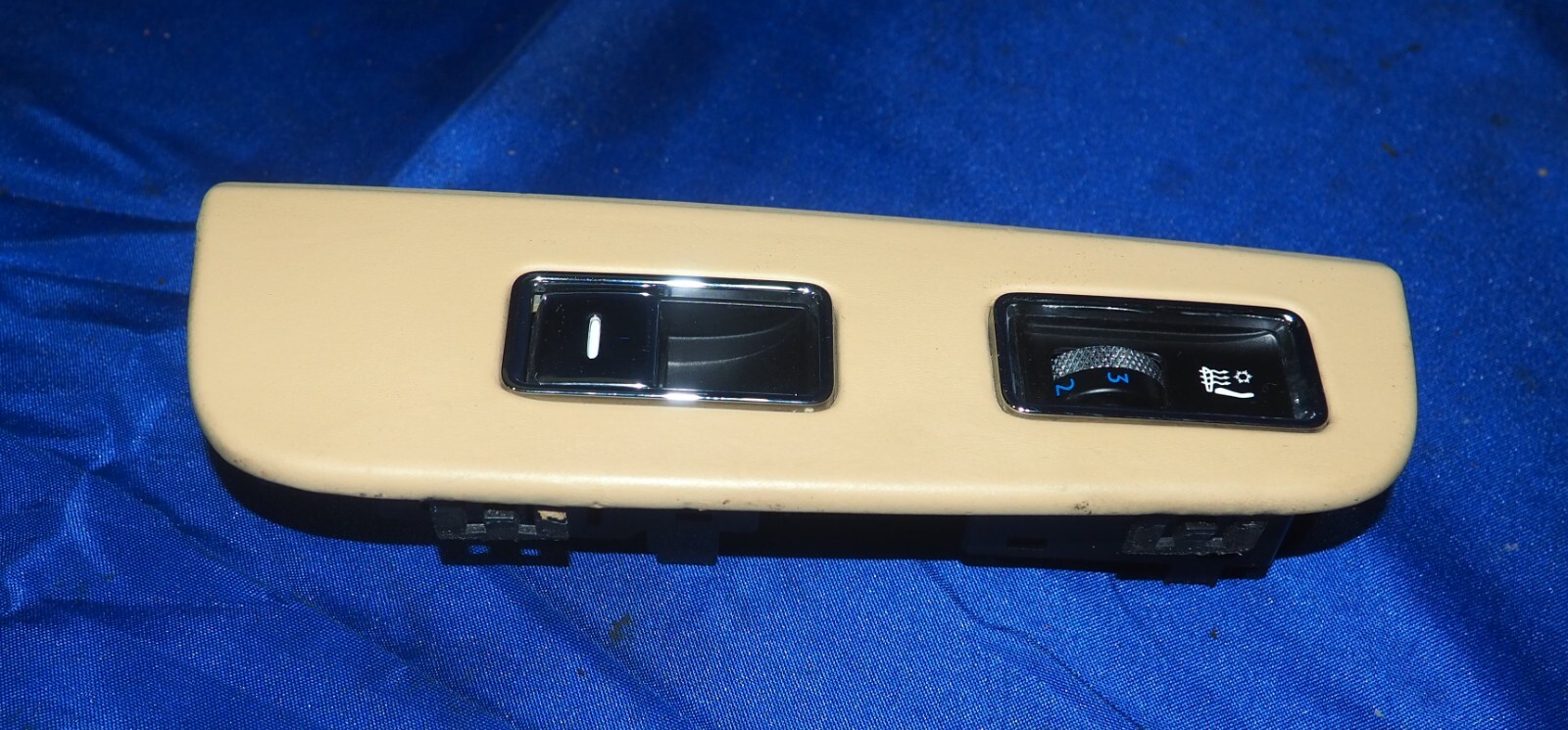 2006-2012 Bentley Flying Spur Rear Driver Left Window Heated Seat Switch OEM