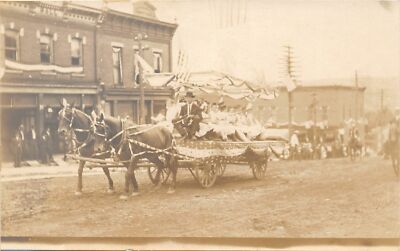 H68/ Interesting RPPC Postcard c1910 Patriotic Parade Float Girls Horse 112