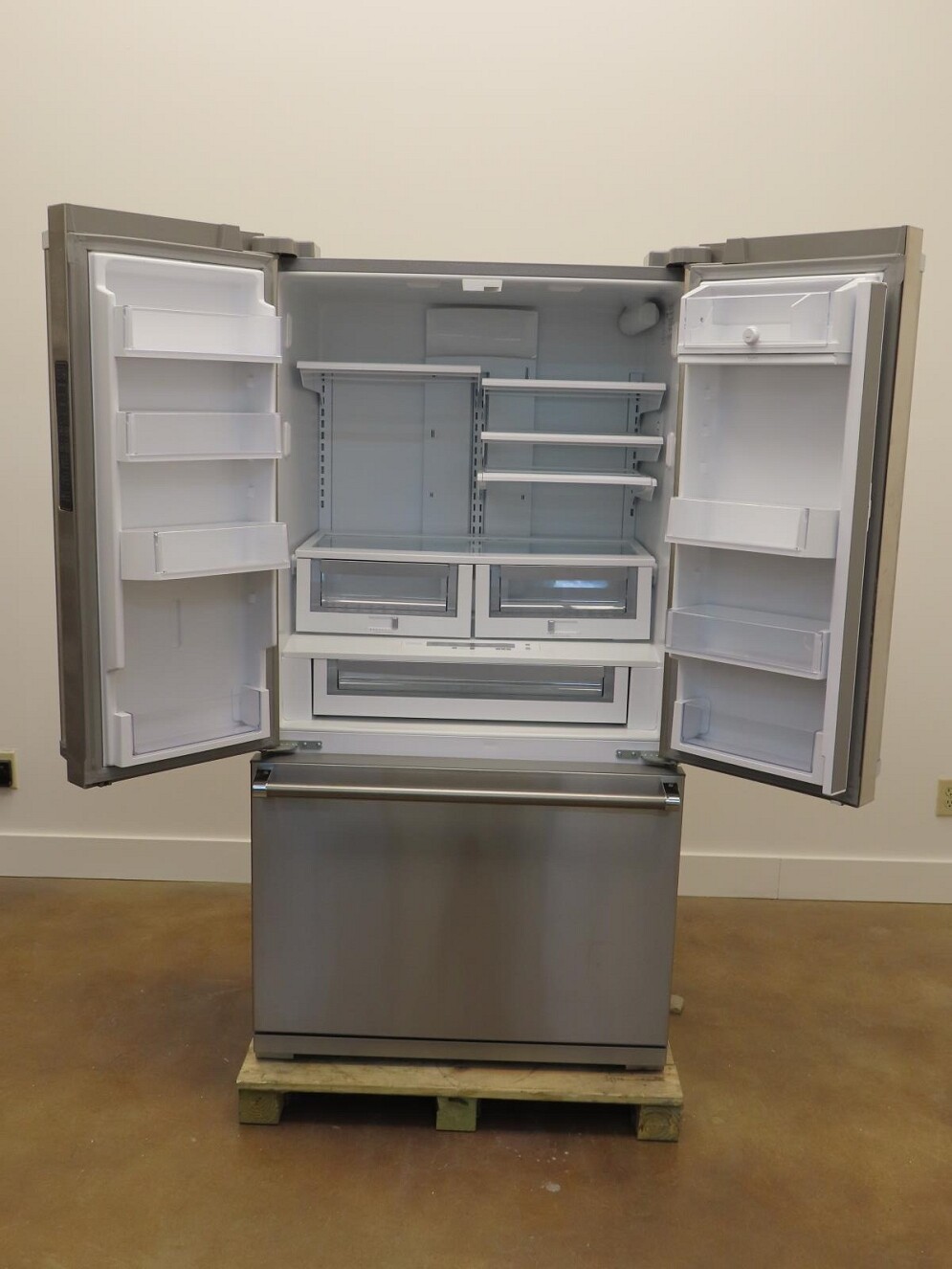 Viking 3 Series RVRF3361SS 36" Counter Depth FrenchDoor Refrigerator