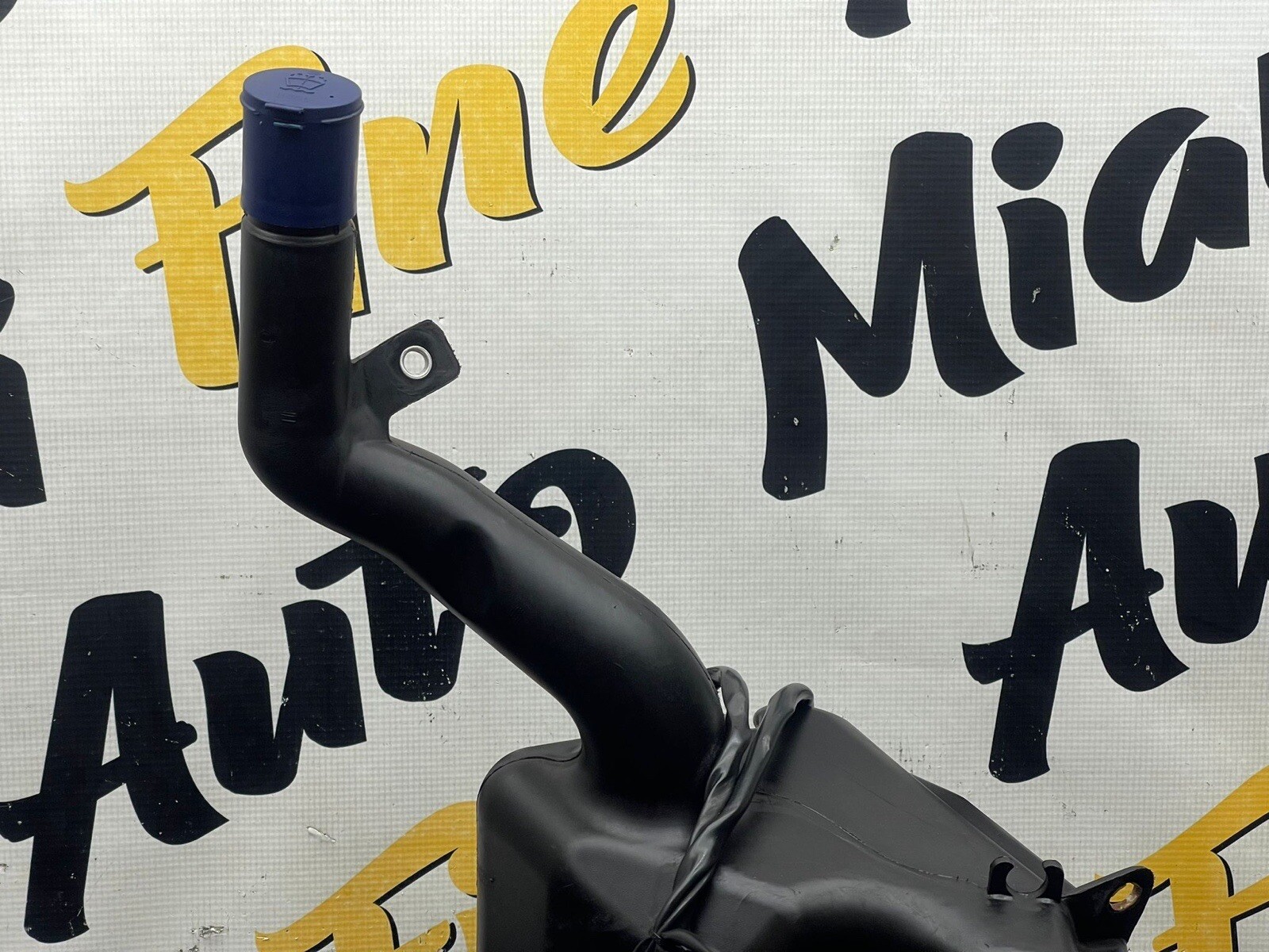 2015 MASERATI GRANTURISMO OEM WINDSHIELD WASHER RESERVOIR TANK