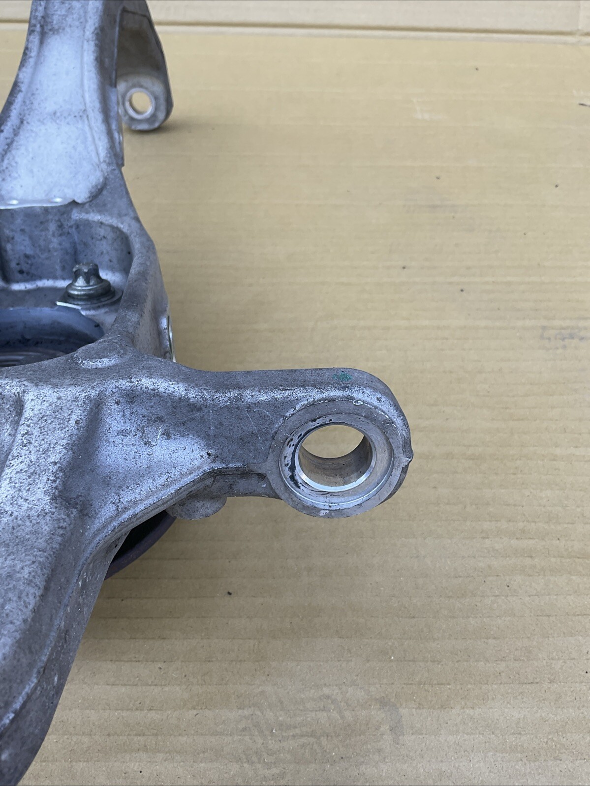 14-19 MASERATI QUATTROPORTE AWD FRONT RIGHT SPINDLE KNUCKLE WHEEL BEARING 19K