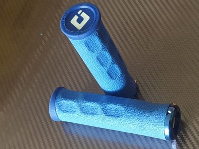 ODI Dread Lock F-1 Griffe 130 mm (blau) Mountainbike Lock On (NEU)