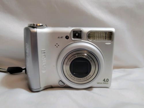 Canon PowerShot A520 4.0MP Digital Camera, 4x Optical Zoom, LCD Screen, Mint
