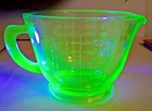 Vintage Uranium Hazel Atlas Green Depression Glass Measuring Cup Pint 2 Cups