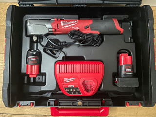 Milwaukee M12 FUEL Brushless Impact Wrench 12V Kit 2x 2Ah Li Ion Case