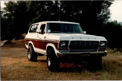 VTG Found Photo 1980s Ford Bronco Wooden Panel Front Profile Original Classic #2