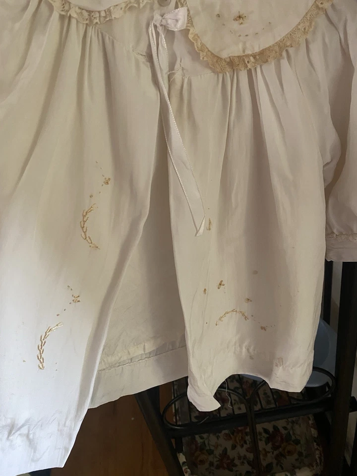 Antique 1940s Silk Infant Coat Hand Embroidered Fully Lined Vintage Baby Jacket - Image 3 of 4