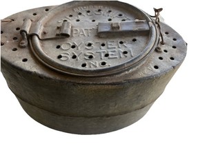 Vintage Rare Sealship Oyster System Bait Bucket - Read- Top Latch Missing