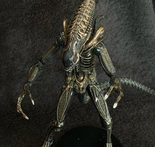 BROWN XENOMORPH WARRIOR   NECA ALIENS