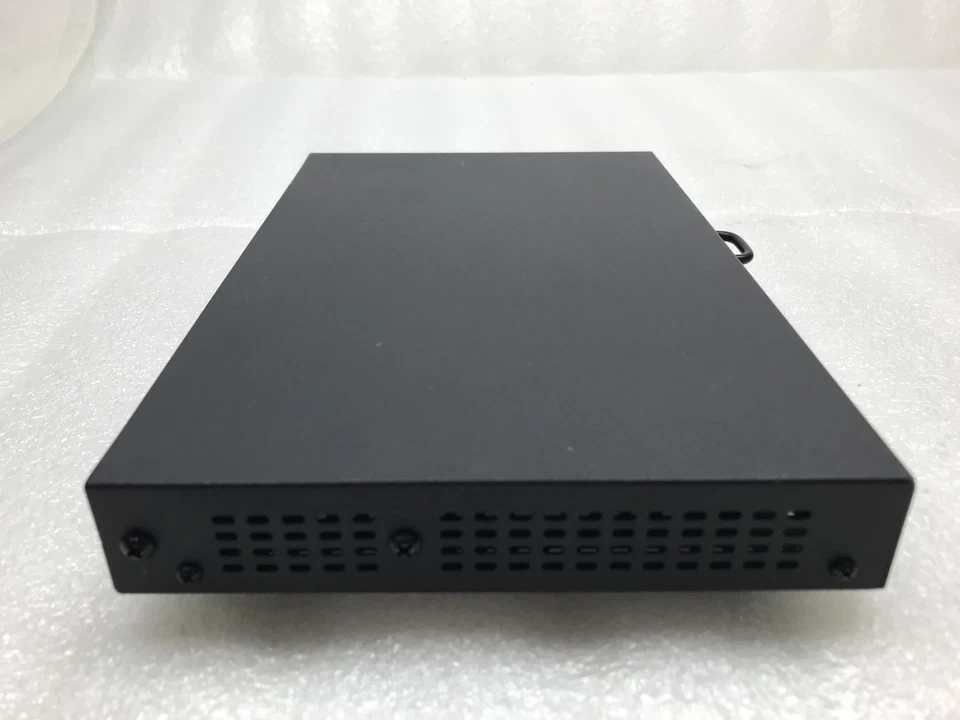 Ruckus Wireless Zone Director 1100 ZD1100 Networking Controller - Image 2 of 4